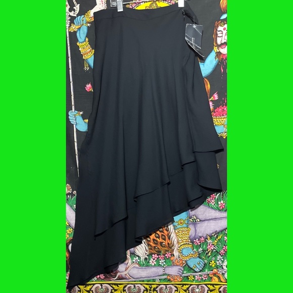 Zara Basic black skirt w/slit can be worn on side, in front or back. NWT - Picture 3 of 8